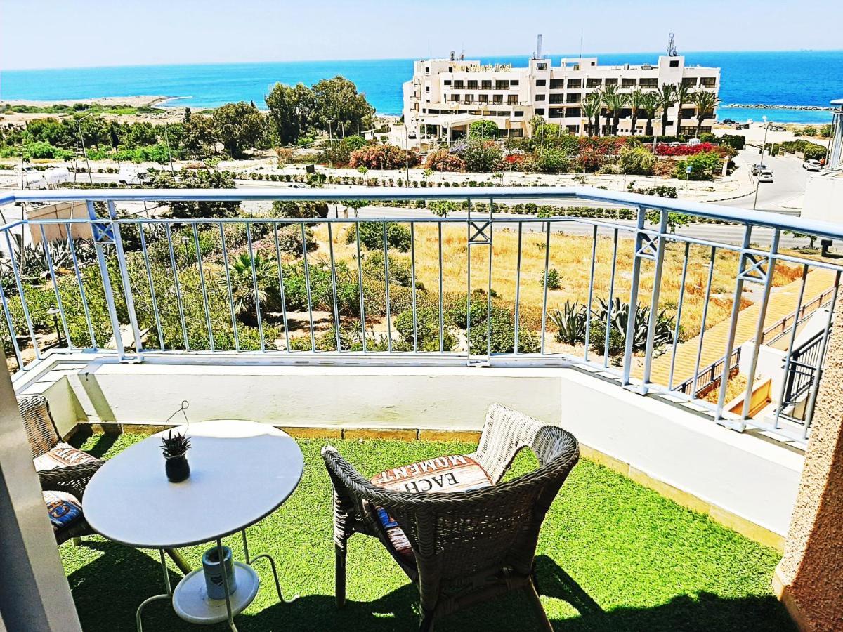 H&O Best Apt In Paphos! Экстерьер фото
