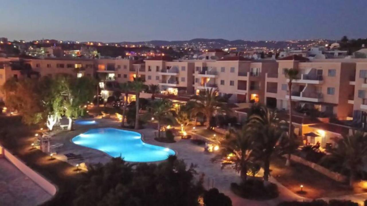 H&O Best Apt In Paphos! Экстерьер фото
