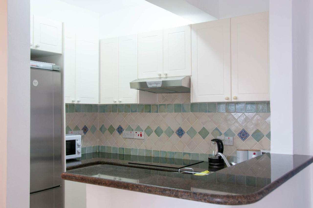 H&O Best Apt In Paphos! Экстерьер фото